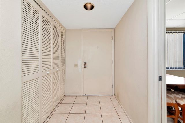 211 WOODLAND DRIVE 211, Osprey, FL 34229