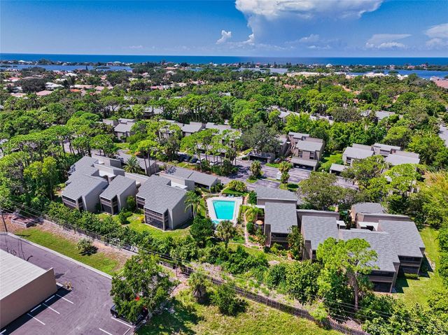 211 WOODLAND DRIVE 211, Osprey, FL 34229