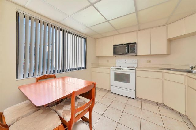 211 WOODLAND DRIVE 211, Osprey, FL 34229