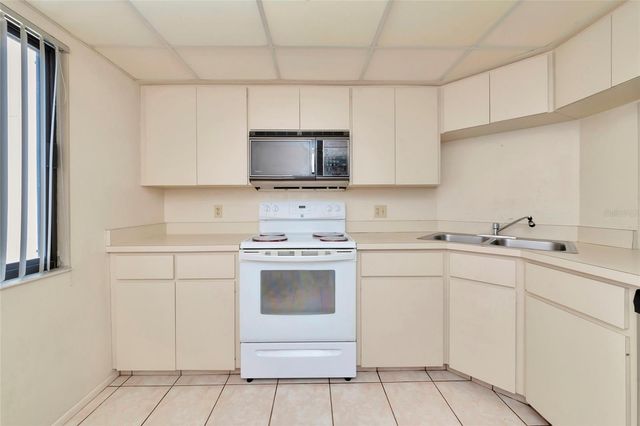 211 WOODLAND DRIVE 211, Osprey, FL 34229