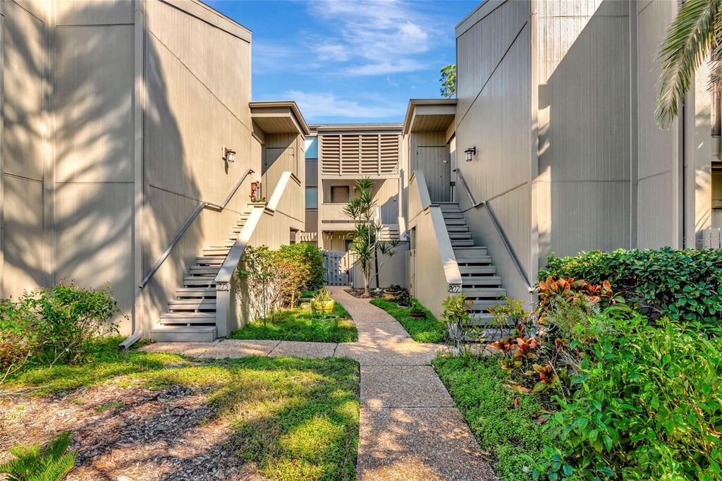 211 WOODLAND DRIVE 211, Osprey, FL 34229