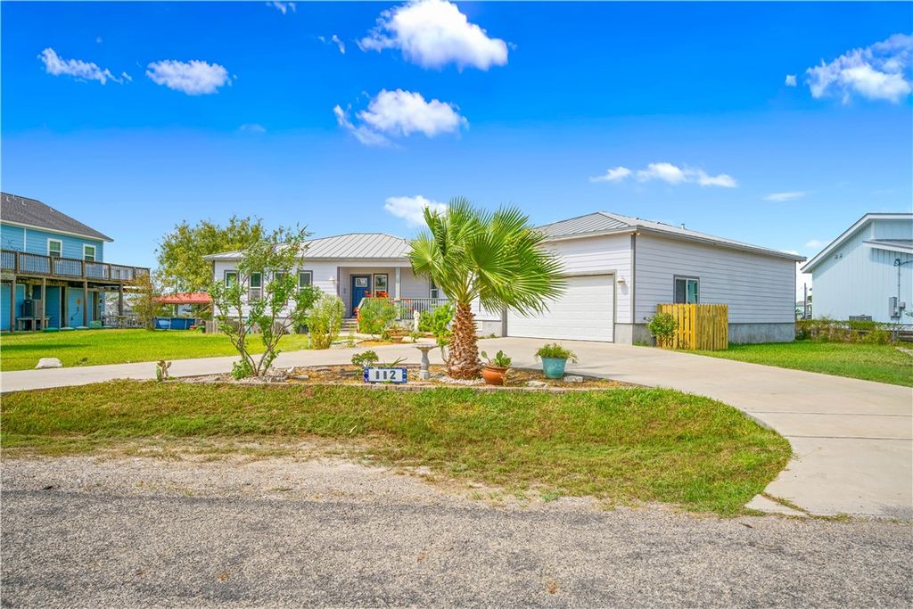 112 Ball, Rockport, TX 78382 — photo 2