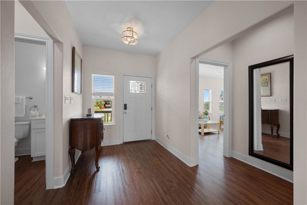 112 Ball, Rockport, TX 78382 — photo 4