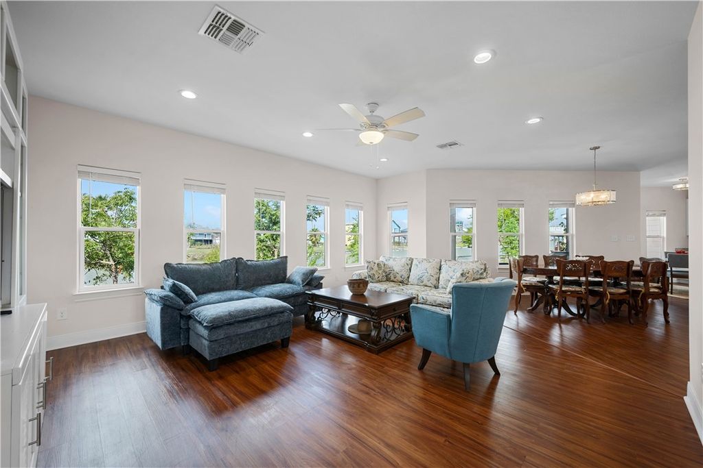 112 Ball, Rockport, TX 78382 — photo 5