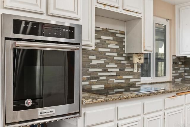 2067 Paseo De Anza, Vista, CA 92084