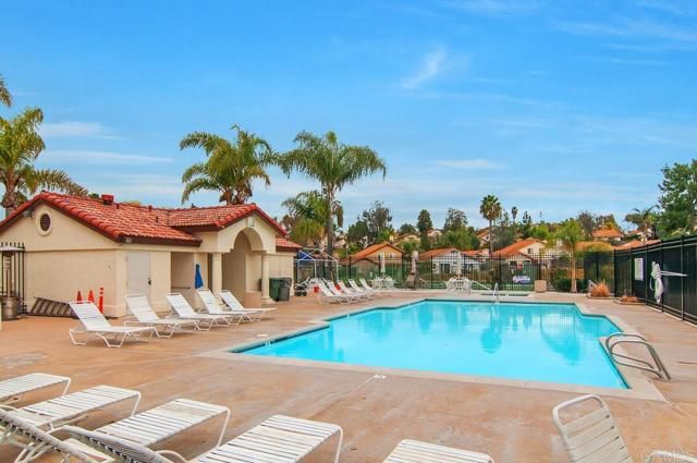 2067 Paseo De Anza, Vista, CA 92084