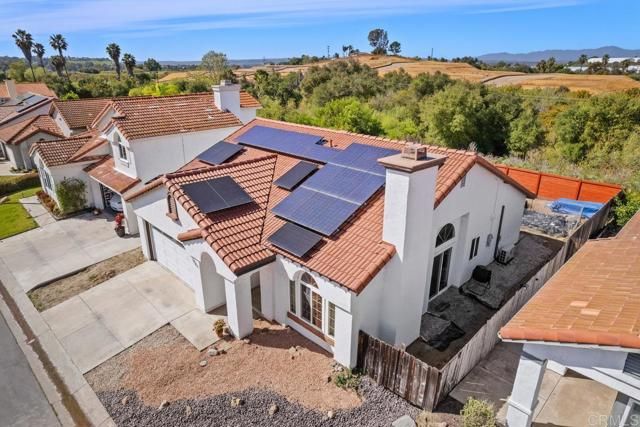 2067 Paseo De Anza, Vista, CA 92084