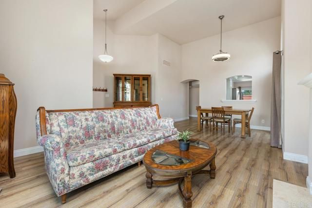 2067 Paseo De Anza, Vista, CA 92084