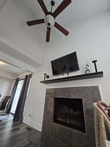 216 WHITEWOOD Drive, Streamwood, IL 60107