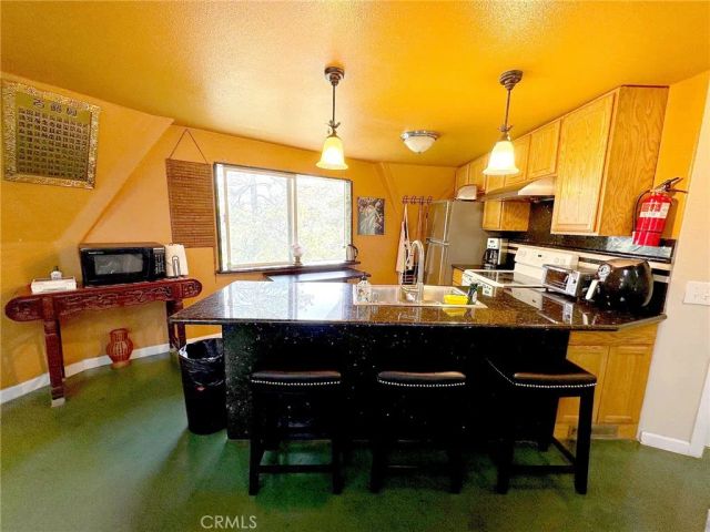 24998 Jewel, Crestline, CA 92325