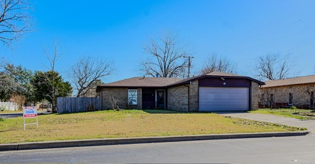 224 Etta Avenue, Waxahachie, TX 75165