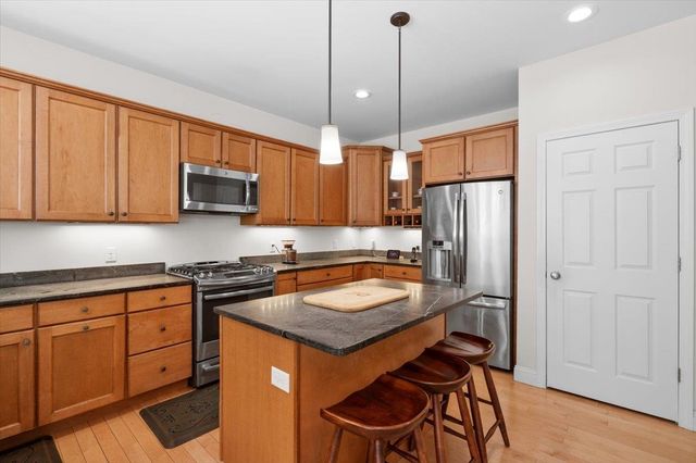 18 Dunbar Drive, Essex Junction, VT 05452