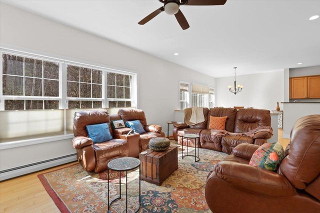 18 Dunbar Drive, Essex Junction, VT 05452