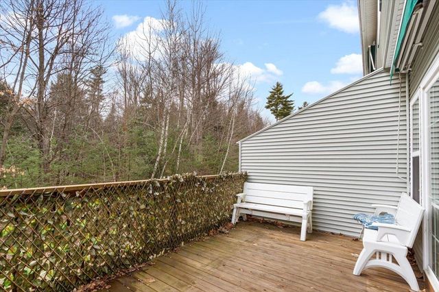 18 Dunbar Drive, Essex Junction, VT 05452