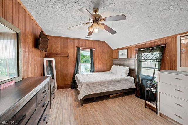 637 Dewey Avenue, Elyria, OH 44035