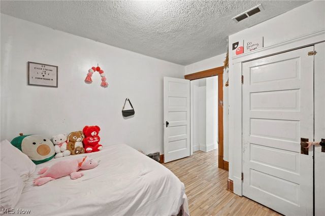 637 Dewey Avenue, Elyria, OH 44035