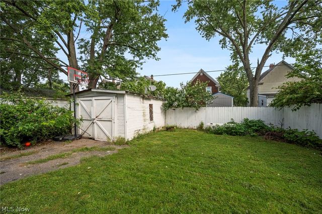 637 Dewey Avenue, Elyria, OH 44035
