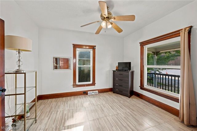 637 Dewey Avenue, Elyria, OH 44035