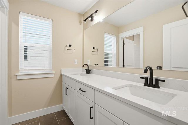 6135 N Senita Hills Ave, Meridian, ID 83646