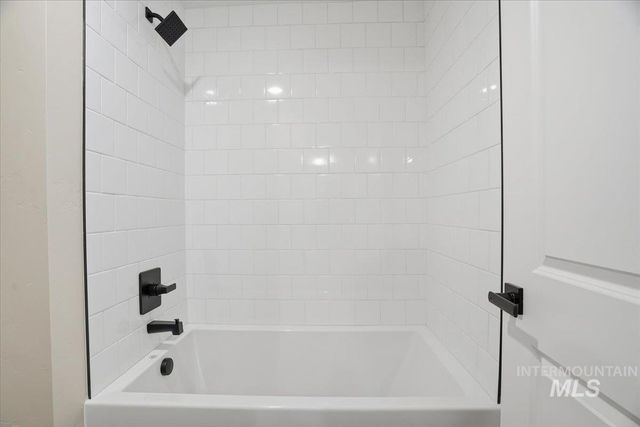 6135 N Senita Hills Ave, Meridian, ID 83646