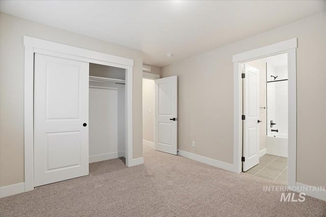 6135 N Senita Hills Ave, Meridian, ID 83646