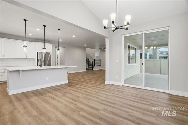 6135 N Senita Hills Ave, Meridian, ID 83646