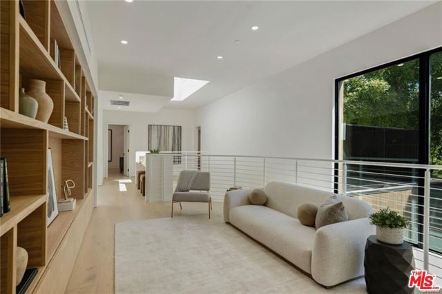 4939 Petit Avenue, Encino (los Angeles), CA 91436