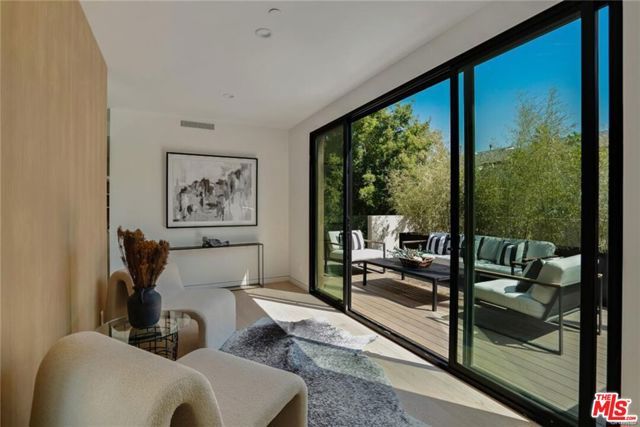 4939 Petit Avenue, Encino (los Angeles), CA 91436