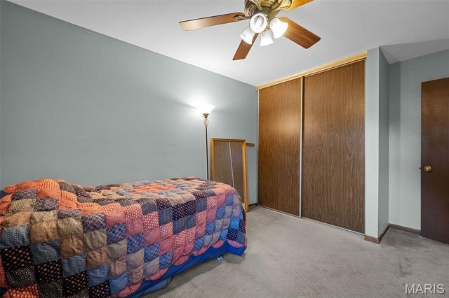 9205 Roger Lee Lane, St Louis, MO 63126