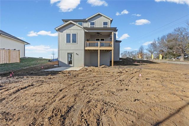 20703 Emerald Street, Spring Hill, KS 66083