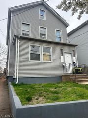 516 Jackson Ave, Elizabeth City, NJ 07201