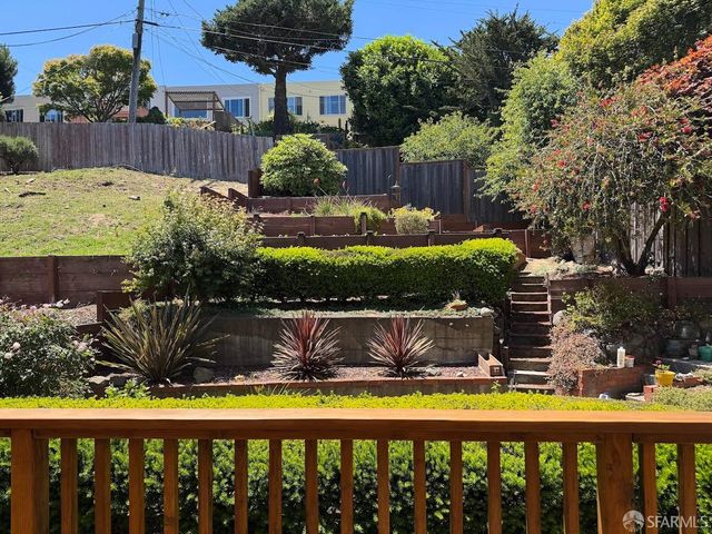 2051 10th Avenue, San Francisco, CA 94116
