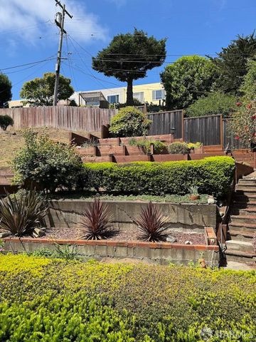 2051 10th Avenue, San Francisco, CA 94116