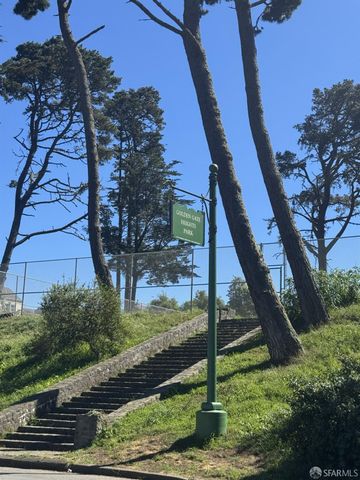 2051 10th Avenue, San Francisco, CA 94116