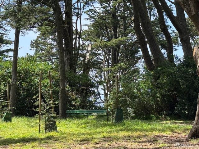 2051 10th Avenue, San Francisco, CA 94116