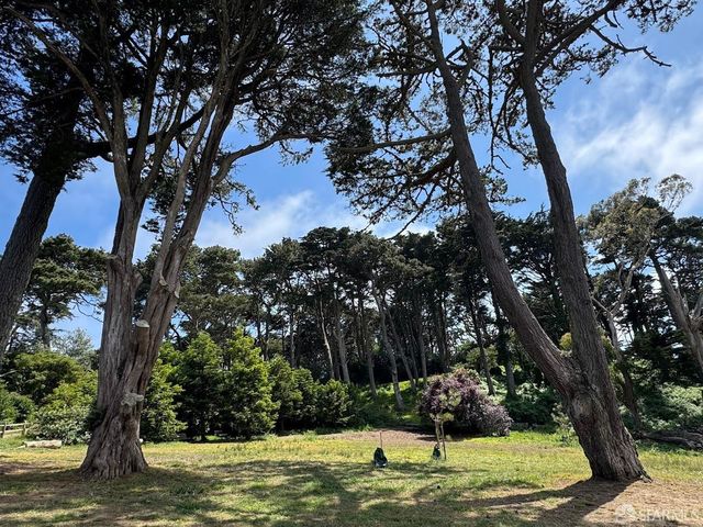 2051 10th Avenue, San Francisco, CA 94116