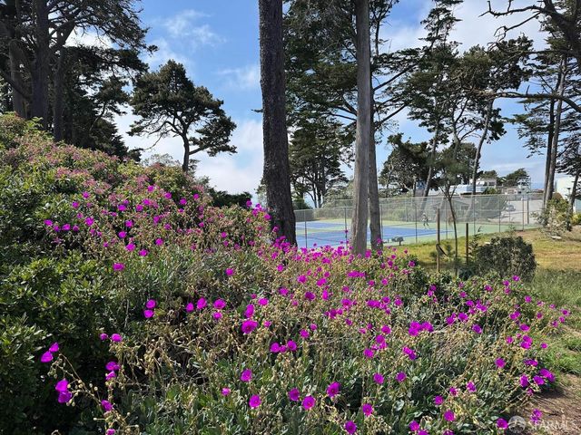 2051 10th Avenue, San Francisco, CA 94116