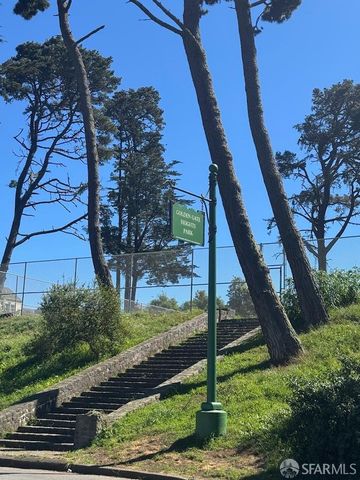 2051 10th Avenue, San Francisco, CA 94116