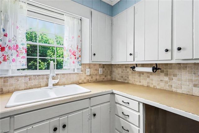 3063 Georgia Road, Yadkinville, NC 27055
