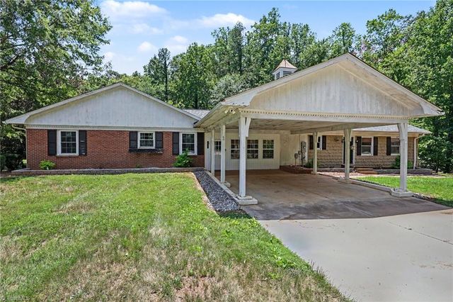 3063 Georgia Road, Yadkinville, NC 27055