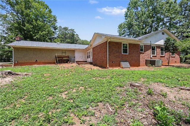 3063 Georgia Road, Yadkinville, NC 27055