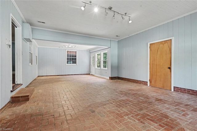 3063 Georgia Road, Yadkinville, NC 27055
