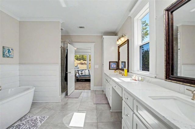126 Raintree Court, Newnan, GA 30265