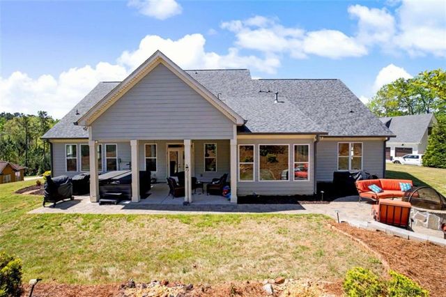 126 Raintree Court, Newnan, GA 30265