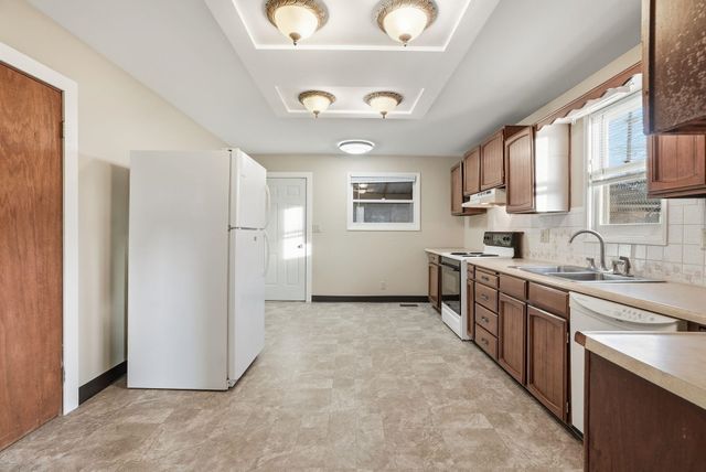 907 W Fairview Ave, Spokane, WA 99205