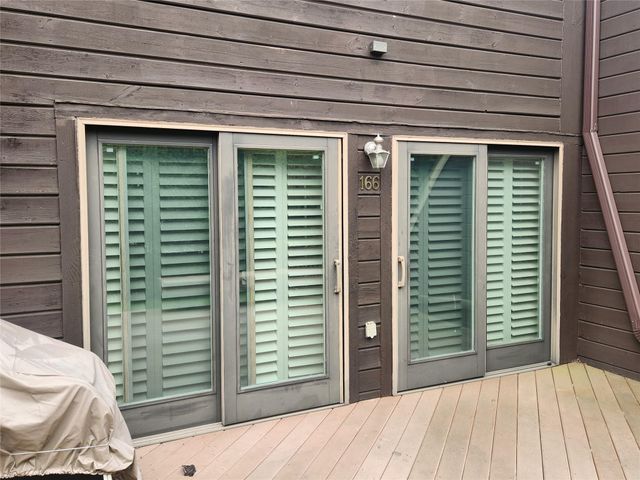 166 Southgate Circle, Massapequa Park, NY 11762