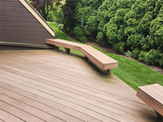 166 Southgate Circle, Massapequa Park, NY 11762