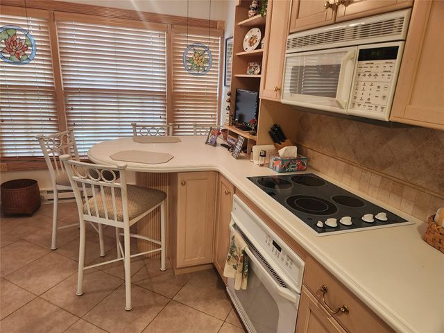 166 Southgate Circle, Massapequa Park, NY 11762