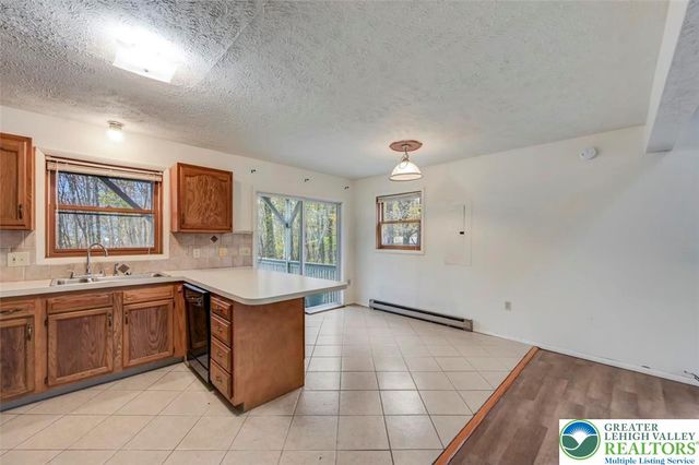 38 Spokane Road, Penn Forest Twp, PA 18210