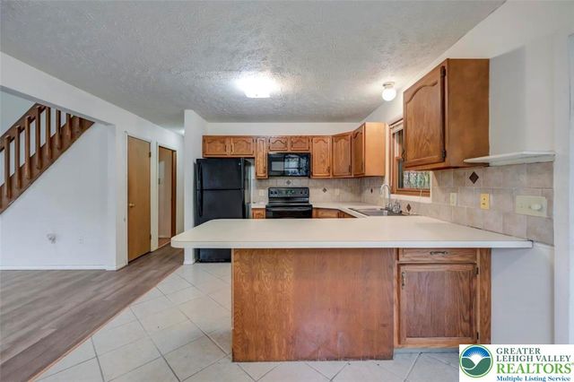 38 Spokane Road, Penn Forest Twp, PA 18210